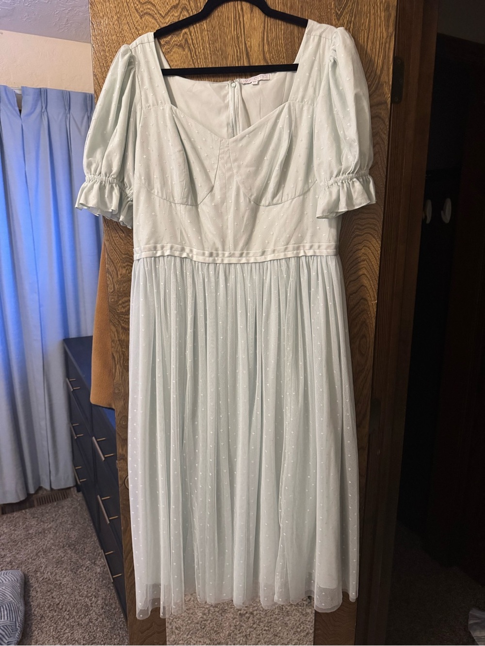 Ivy City Co Mint Puff Sleeve Midi Dress